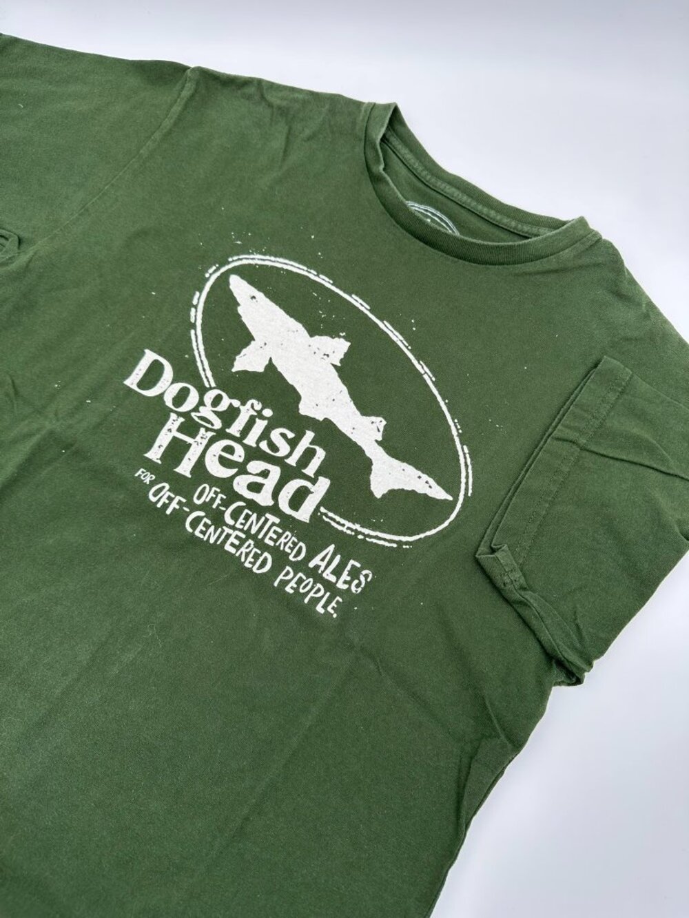 Dogfish Head Men's Unisex Off-Centered Ales Shark Graphic T-Shirt, Size M, Green